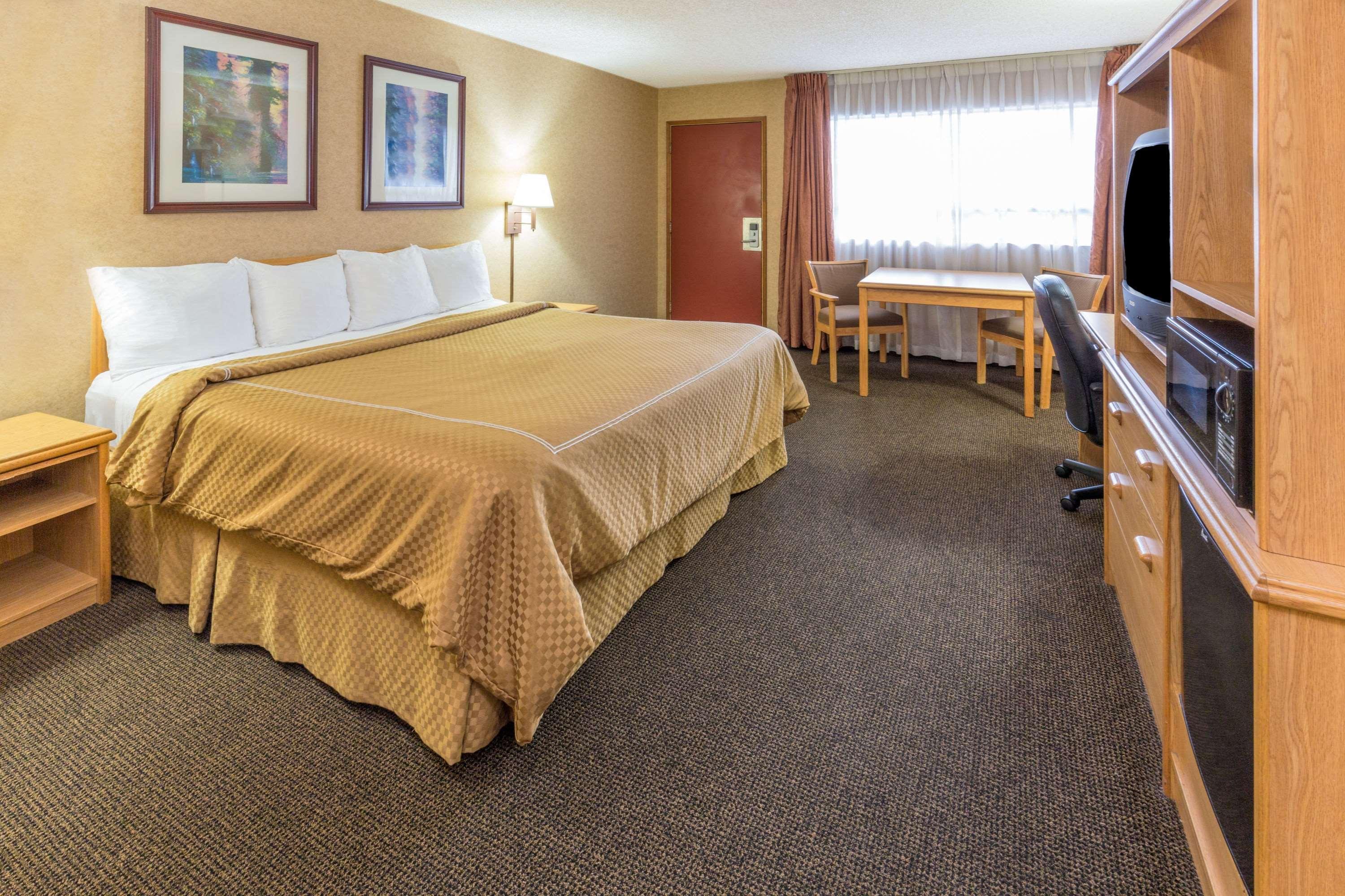 Hotel Days By Wyndham Black Bear