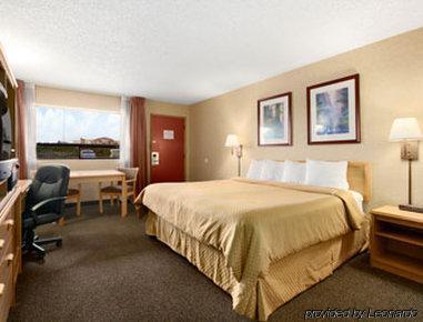 Days By Wyndham Black Bear Hotel